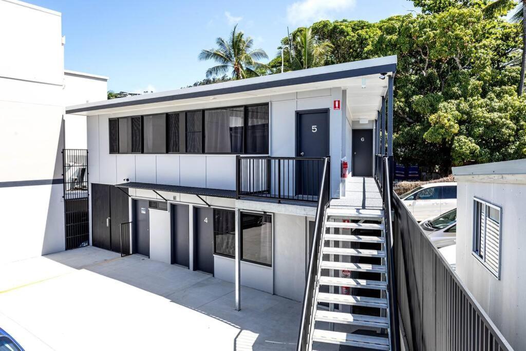 Airlie Sun & Sand Motel Accommodation #4 Airlie Beach Exteriör bild